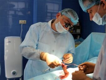 Cirurgia de aumento peniano realizada por cirurgiões